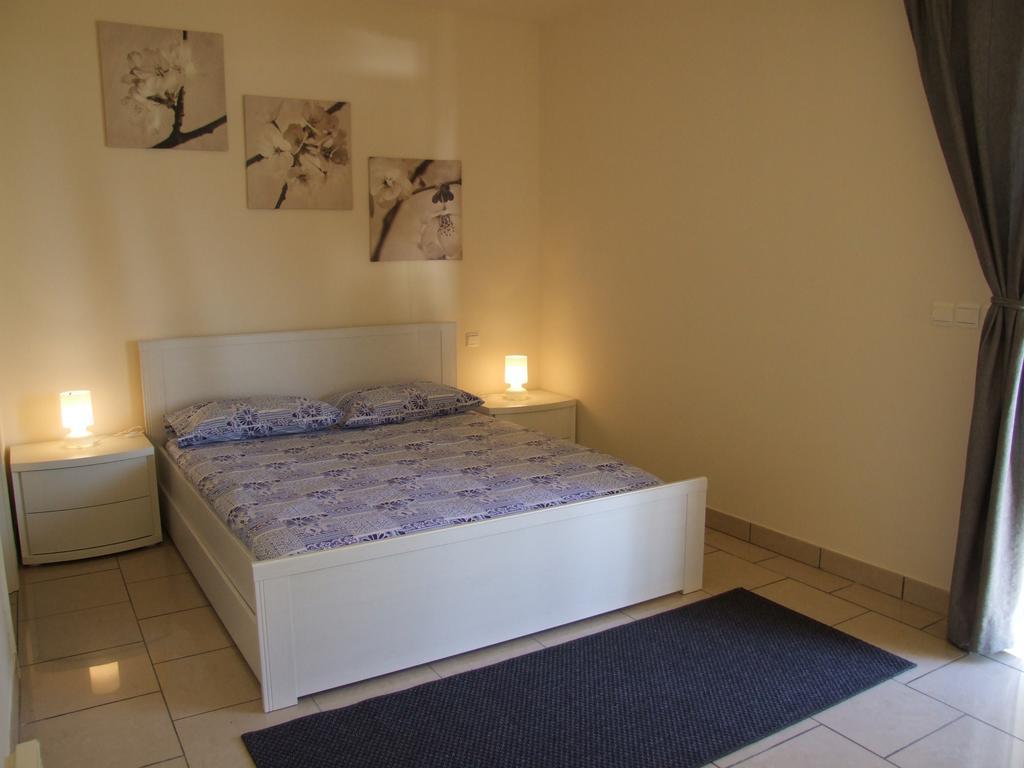 Appartement Au Chateau Vallaya Menton Exterior photo