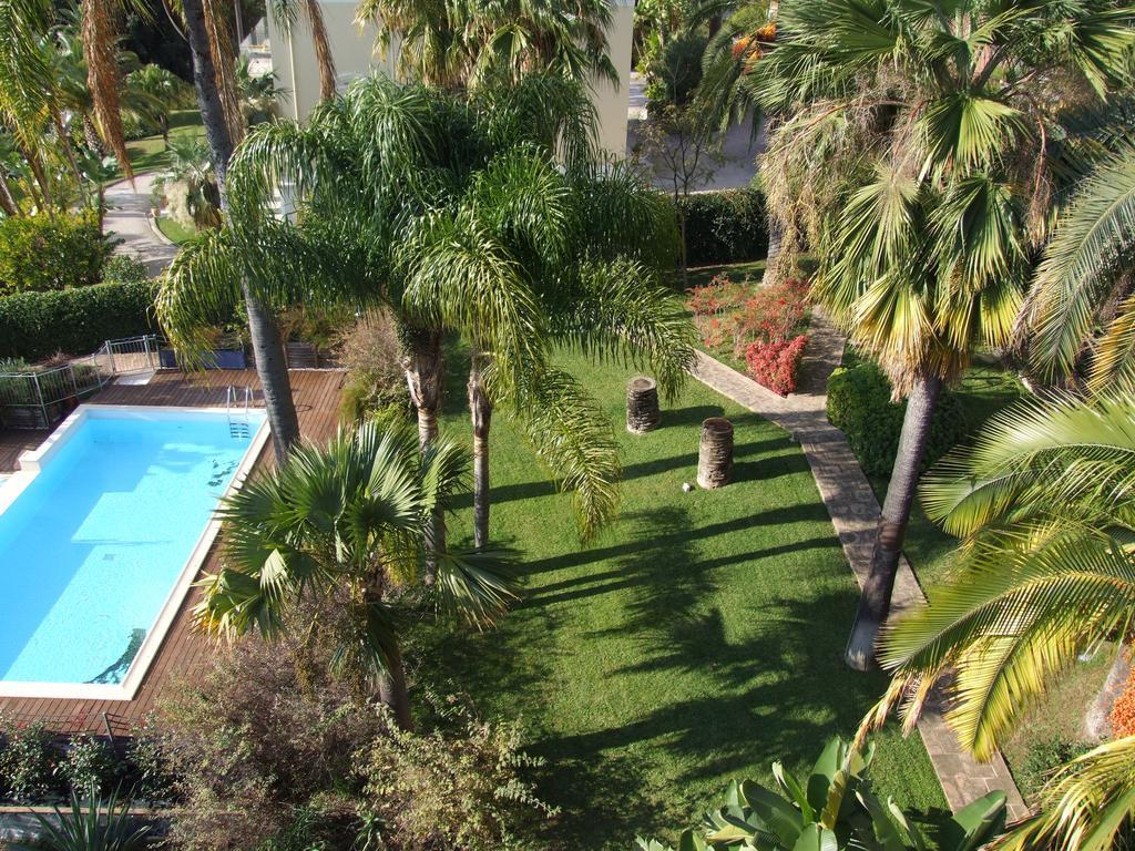 Appartement Au Chateau Vallaya Menton Exterior photo